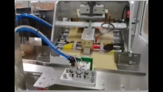 Automatische Zähl- und Banderoliermaschine für Kartenbündel mit Reibungspapierzuführung
